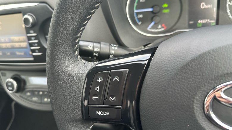 Toyota Yaris 1.5 Hybrid Icon Tech 5dr CVT Hybrid Hatchback